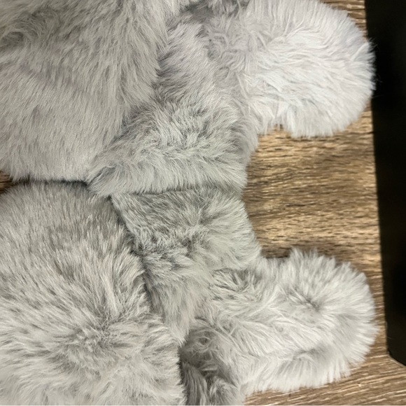 Women’s Grey Soft Fluffy Sandal Slippers - Picture 4 of 6